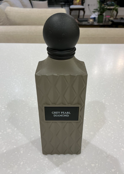 Grey Pearl Diamond Ibrahim Al Qurashi Unisex Strong Projection