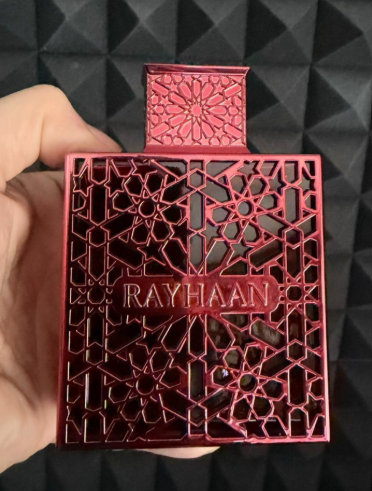 Crimson Rayhaan for Men Smell unforgettable